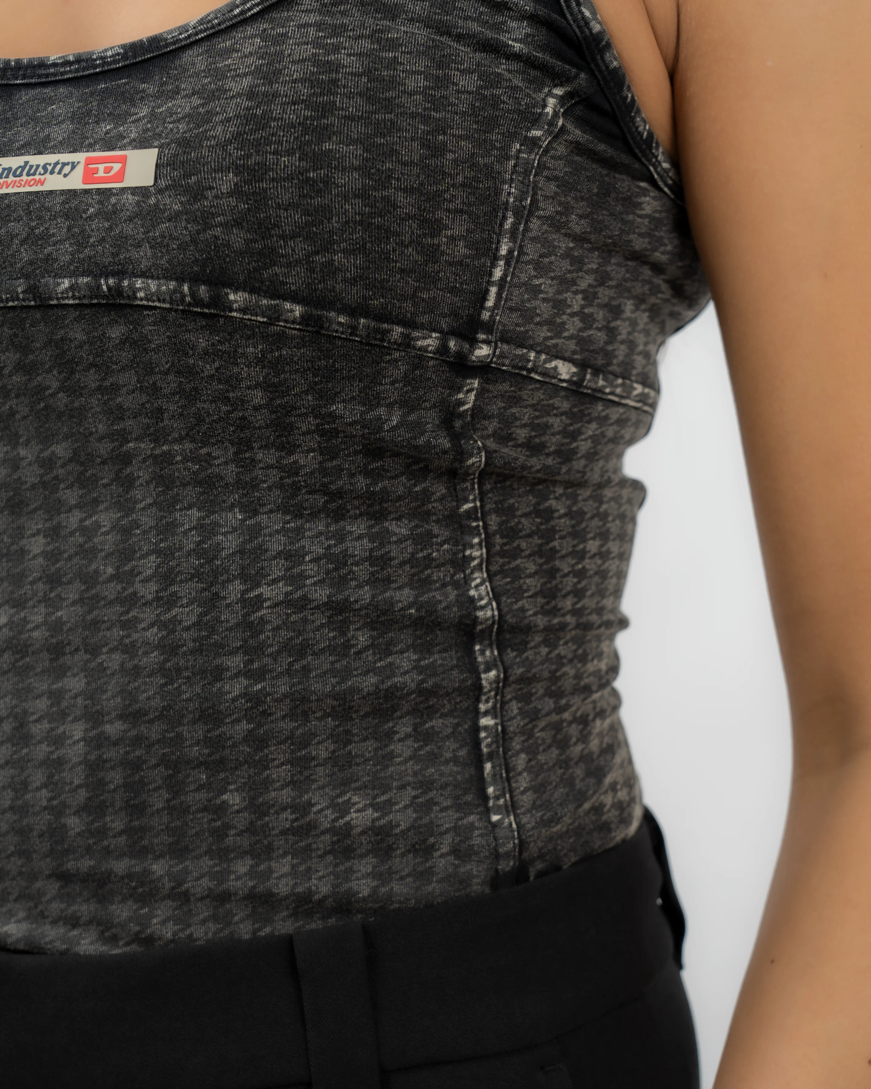 Phoebe Uw Body - Image 6